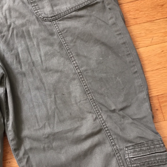 Christopher&Banks Green Capris Pants - Picture 7 of 13